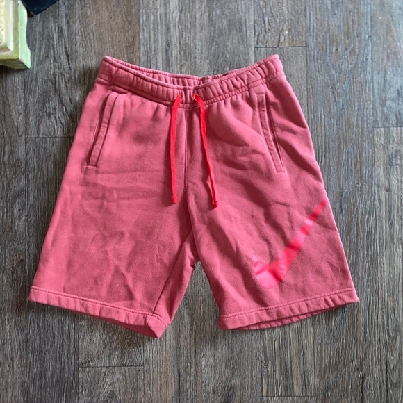 Nike men’s small cotton shorts some wear around the belt area - Picture 1 of 7